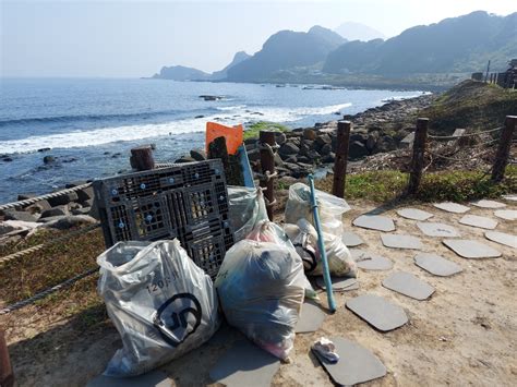 第十河川分署 最新消息 向海致敬 榮興海堤淨灘