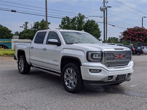 Pre Owned 2017 GMC Sierra 1500 Denali 4WD