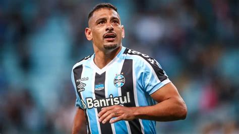 Sport Futuro De Diego Souza Segue Indefinido No Grêmio