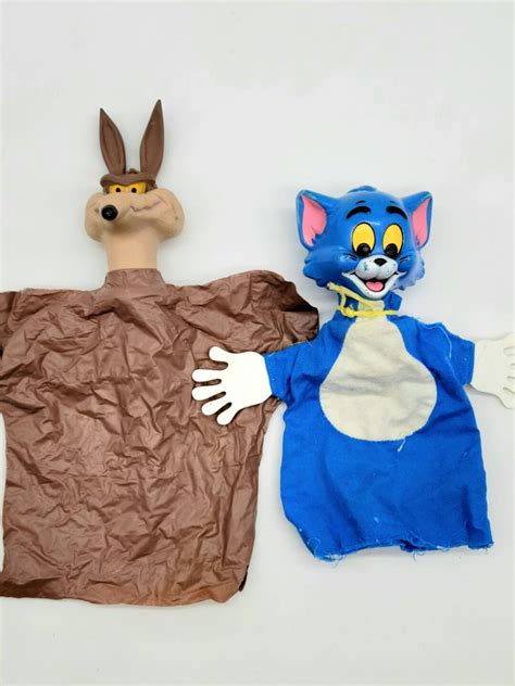 S Looney Tunes Wile E Coyote Tom Hand Puppets Etsy