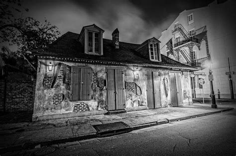 The 10 Most Haunted Places in New Orleans, LA | Haunted Rooms America