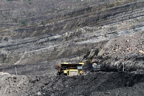 Harga Batu Bara Rebound Naik Lebih Dari 2 Persen