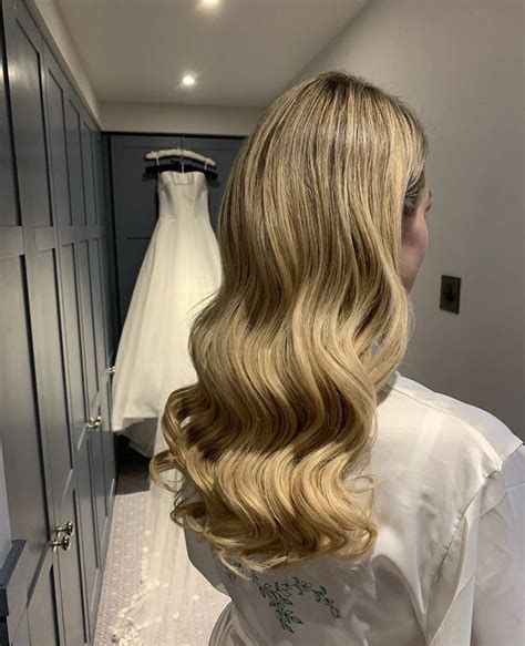 Hollywood Waves Wedding Hair Inspiration