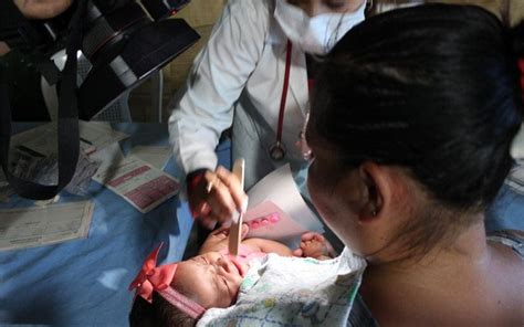 Ministerio de Salud llevó su clínica móvil a familias del barrio El Recreo