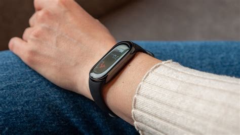 obzor xiaomi mi band  vse kak  lyubim  tech mailru