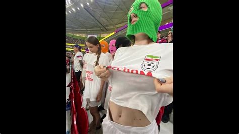 Video Wm Katar Pussy Riot Im Stadion Beim Spiel Iran Gegen Usa