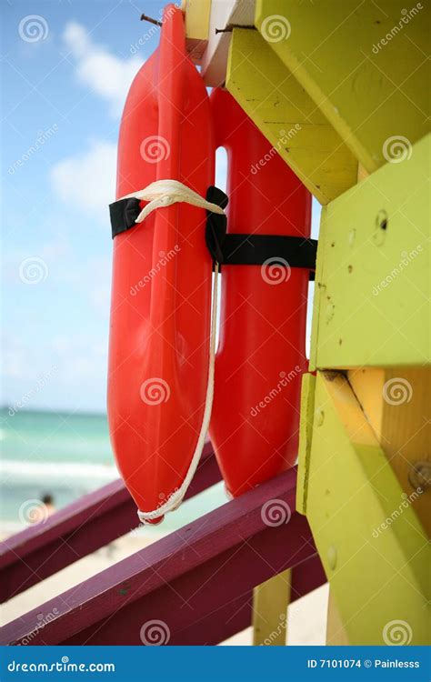 De Toren Van De Badmeester In Het Strand Van Het Zuiden Stock Foto