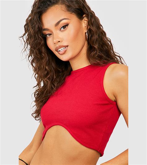 Buy Boohoo Curved Hem Rib Crop Top In Red 6thstreet Bahrain