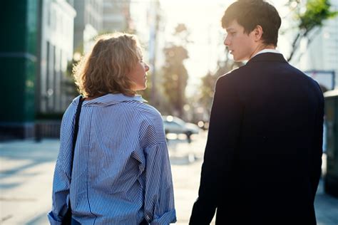 Porque Un Hombre Te Mira Alos Ojos Consejos Ojos