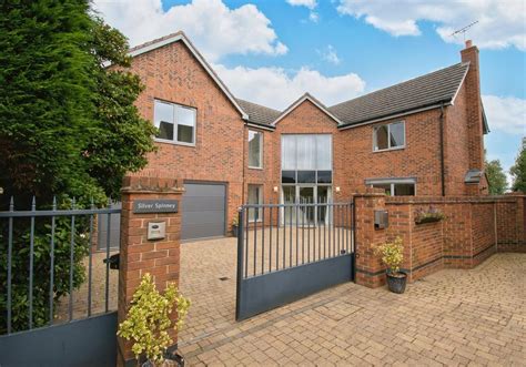 Walnut Close Burnaston 5 Bed Detached House 800 000