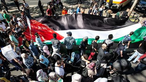 Antisemitismus Heftiger Protest Gegen Al Kuds Marsch In Berlin Video