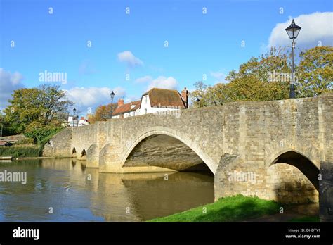 Abingdon Bridge across River Thames, Abingdon-on-Thames, Oxfordshire ...