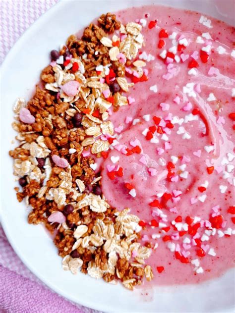 Roze Smoothie Bowl Easy Daily Food