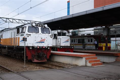 Kai Locomotives And Kci Emu In Frame Left Cc Ge Cm Flickr