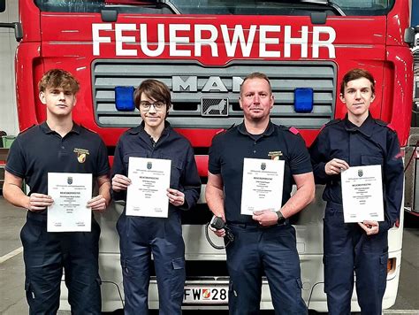 Freiwillige Feuerwehr Waldenstein Arbeiten In Der Einsatzleitung