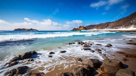 Pantai Di Pantai Dengan Air Dan Bebatuan Pantai Dan Laut Musim Dingin