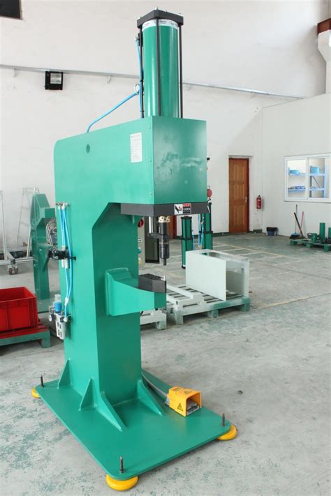 Hot Sale Model Ueu Tons C Frame Air Hydraulic Riveting Press Machine