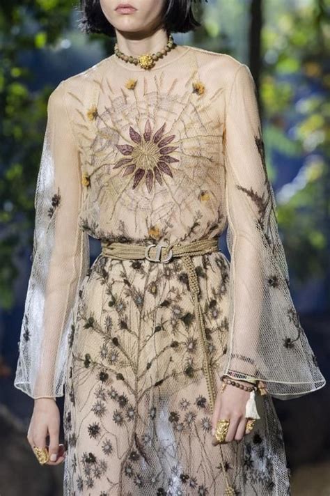 Défilé Christian Dior printemps été 2020 Prêt à porter Idées de mode