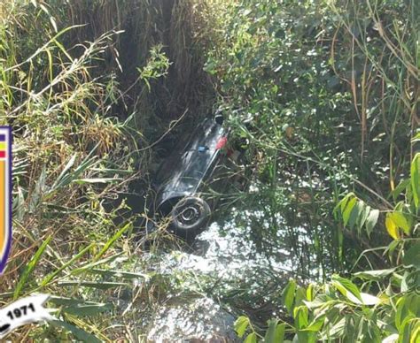 Carro Sai Da Pista E Capota Na MG 338 Condutor Morre No Local