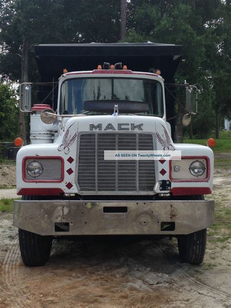 1985 Mack R686st