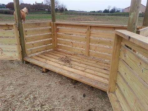 Pin By Meg Christine On Circle H Farms Horse Feeder Hay Feeder Diy