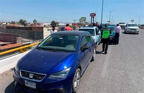 Chocan Tres Carros En Carretera A Rioverde