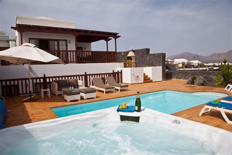 Villas with Hot Tubs|Holiday Rentals| Lanzarote Villa Choice