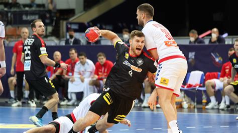 Handball Wm Deutschland Ringt Serbien Im Zweiten Spiel Nieder Und