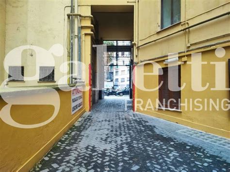 Magazzino Deposito piazza Carità Napoli Rif 110706777 Immobiliare it