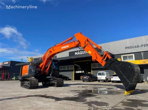 Hitachi ZX225USRLC 3 tracked excavator for sale Portugal Fátima PB36828