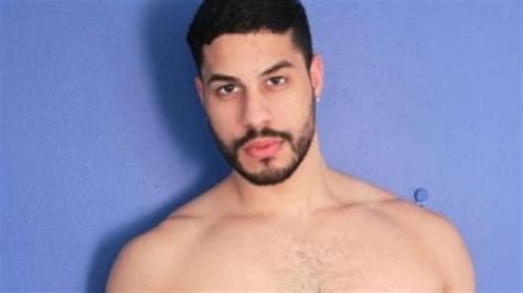 Actor porno gay golpea a su novio por ver una película XXX Yo Soi Tú