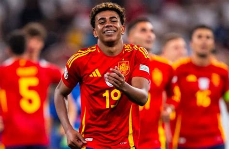 Quả bóng vàng 2024 Cuộc đua gay cấn sắp đến hồi kết thúc Báo Công Lý