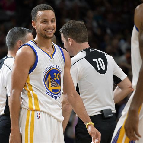 Stephen Curry Wins Unanimous MVP Award for 2015-16 NBA Season | News ...