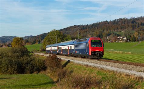 Re 450 DPZ der SBB zwischen Pfäffikon ZH und Kempten