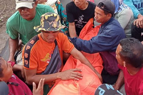 Tim SAR Gabungan Evakuasi Korban Banjir Bandang Di Dompu ANTARA News