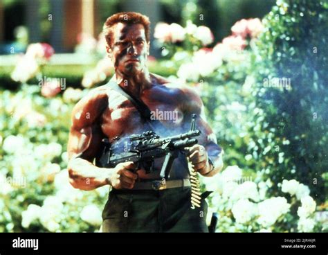 ARNOLD SCHWARZENEGGER COMMANDO 1985 Stock Photo Alamy