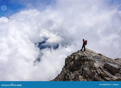 Homme Sur La Montagne Image Stock Image Du Montagne 34387521