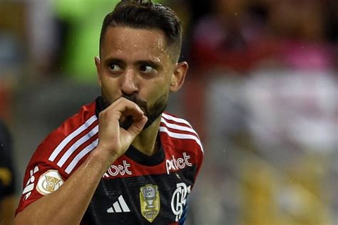 Saiba O Que Ainda Trava A Renovação De Contrato De Everton Ribeiro