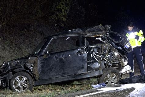 Unfall in Main Tauber Kreis 19 Jähriger stirbt drei Jugendliche