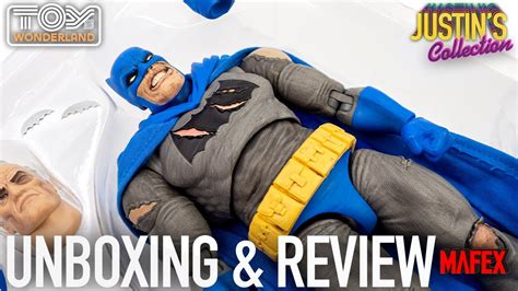 Mafex Batman Triumphant The Dark Knight Returns Blue Suit Unboxing