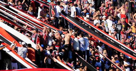 Mataron de una puñalada a un hincha de Chacarita de 43 años en pleno