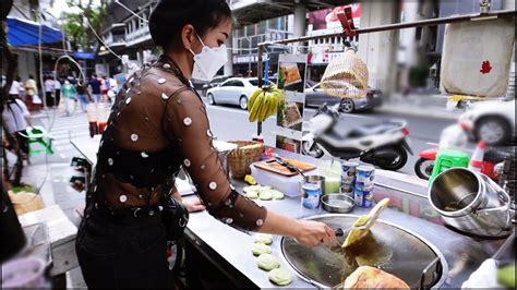 The Most Famous Roti Lady In Bangkok Silom Road Eggs And Bananas Bangkok Street Food Thailand