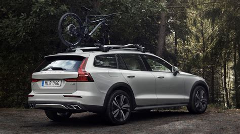 Volvo V60 Cross Country 2024 Kari Sandye