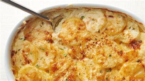 Easy Sour Cream Scalloped Potatoes