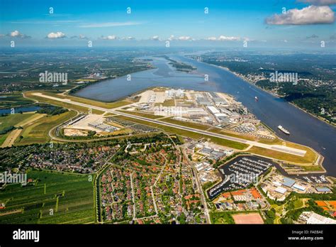 Luftbild Finkenwerder Flughafen Start Und Landebahn Und Fabriken Von