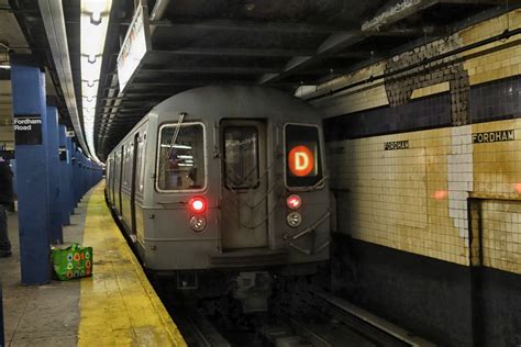 D Train At Fordham Road Grand Concourse Tv Flickr