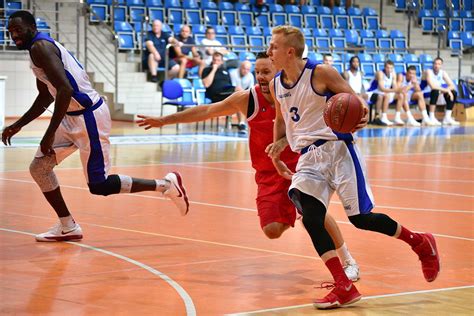 Cleveland Melvin show MKS Dąbrowa Górnicza ograł BM Slam Stal Ostrów