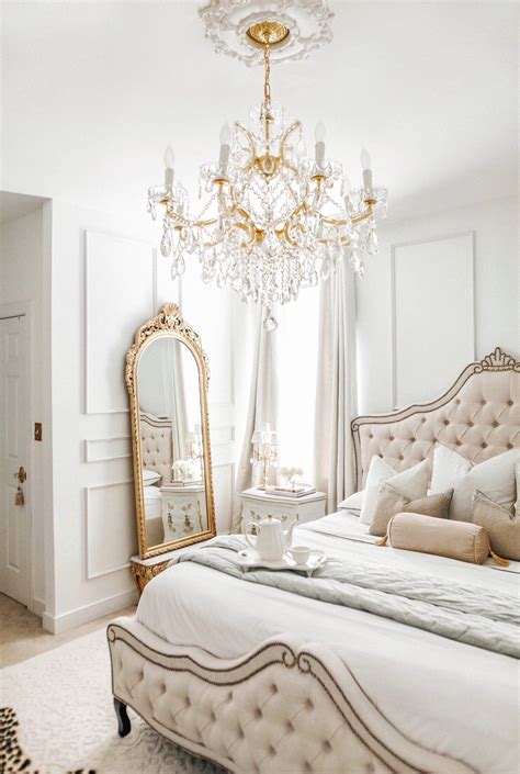 20 French Themed Bedroom Decor The Urban Decor