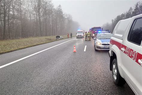 Wystrzał opony TIR a i dachowanie osobówki Zablokowana A4 w Radio Opole