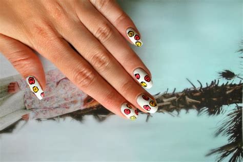 Roses Nail Art Tutorial Caroline Burke Burkatron